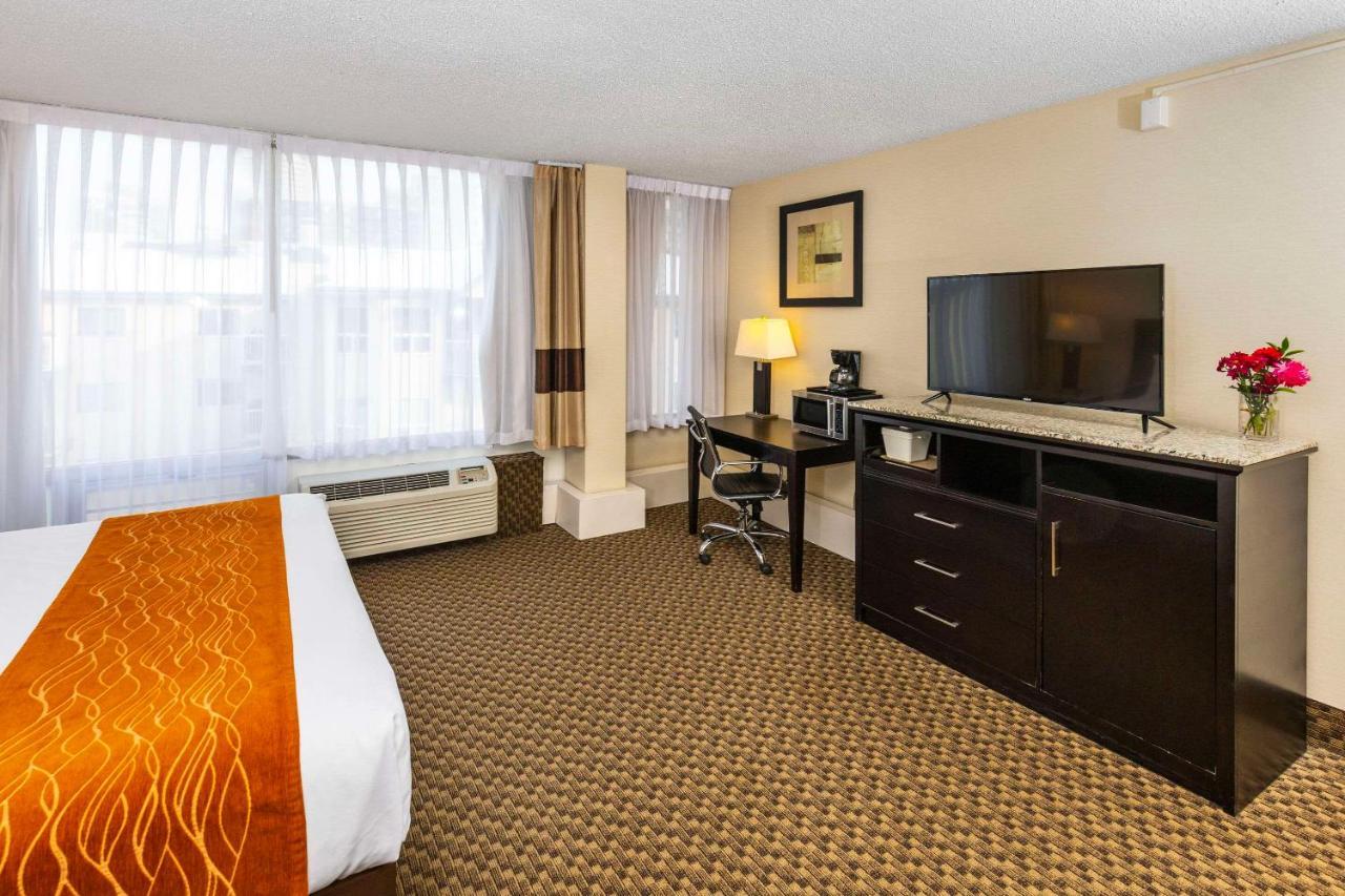Comfort Inn & Suites Edmonton Exterior photo